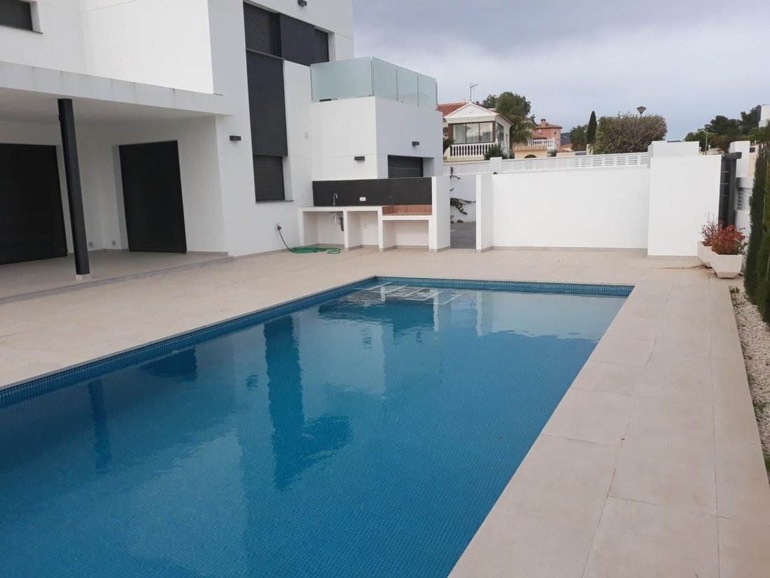 Chalet in Calp / Calpe, Valencian Community, Spain 2 - 12850968