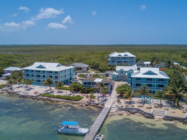 Condo in Gun Bay, East End, Cayman Islands 1