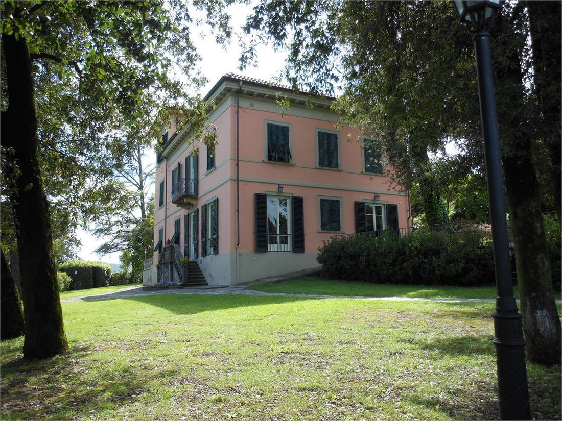 Villa in Area Monte San Quirico - Sant'Alessio, Lucca, Tuscany 1 - 12850934