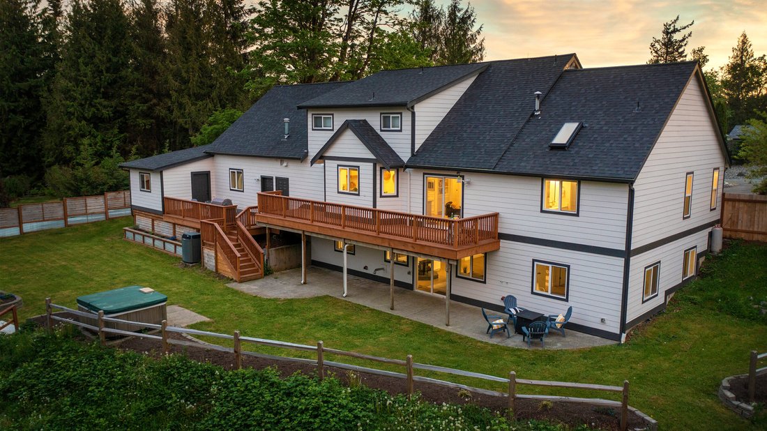 Modern Farmhouse Living In Ravensdale, Washington, United States For