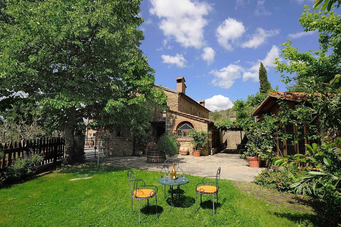 Splendid Portion Of Farmhouse In Cortona In Cortona, Tuscany, Italy For ...