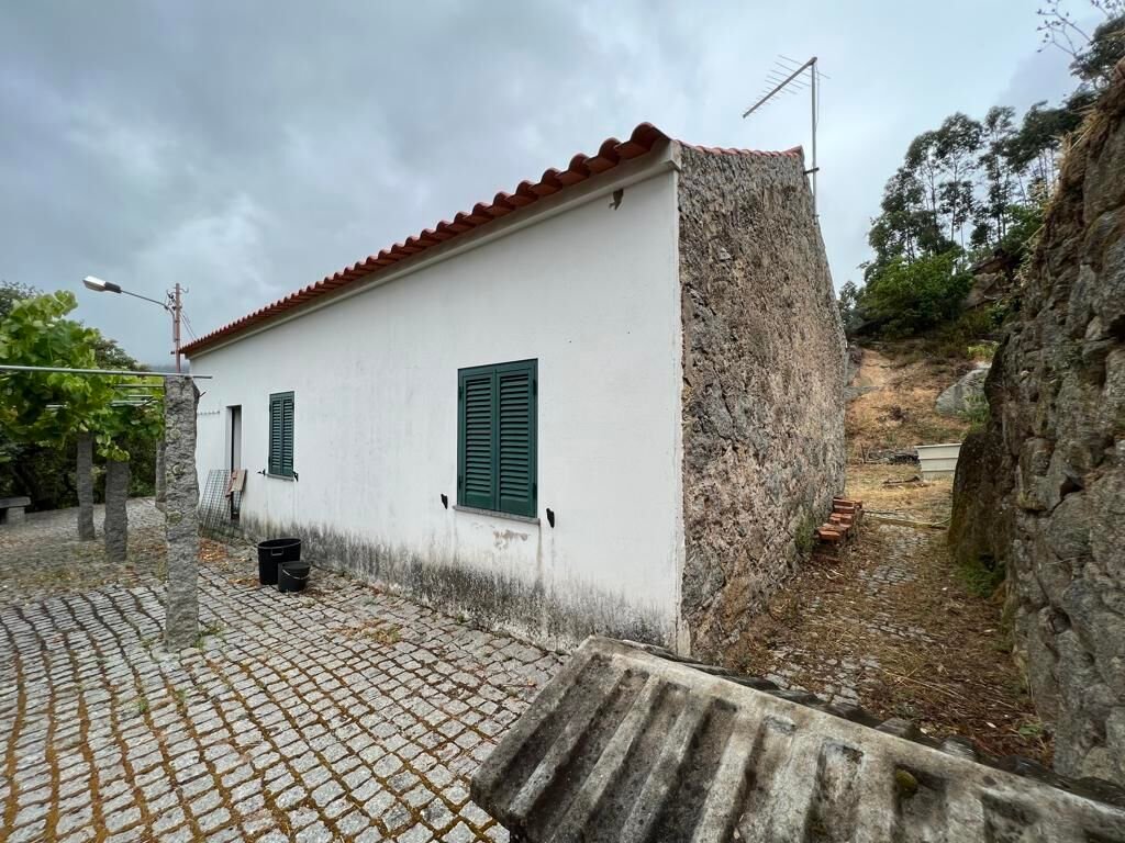 Farm With A Land Of 17,640sqm And A Traditional House In Monchique