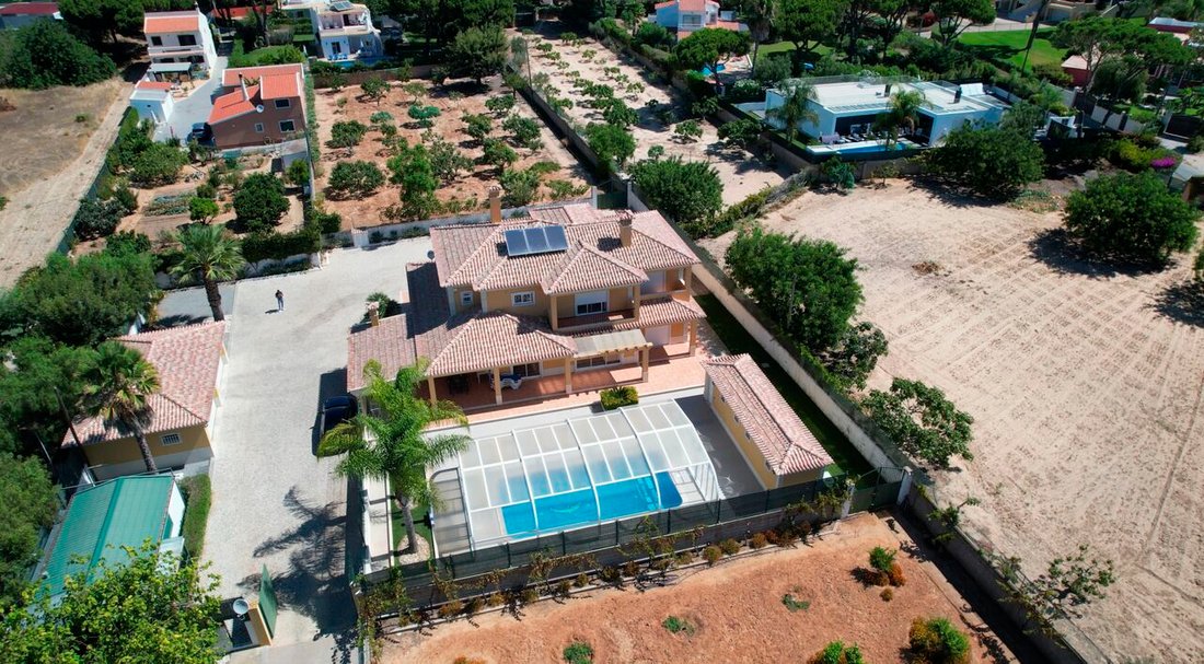 House in Quarteira, Algarve, Portugal 1 - 12855834
