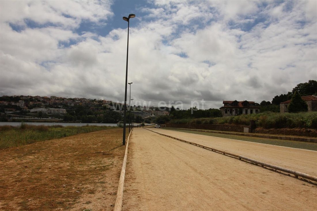 House in Oliveira do Douro, Porto District, Portugal 2 - 12855984