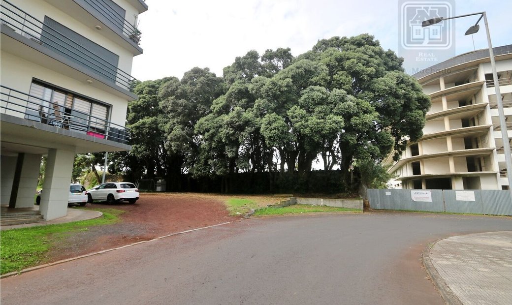 Joint Sale Of 5 Land With Potential For In Ponta Delgada, Azores