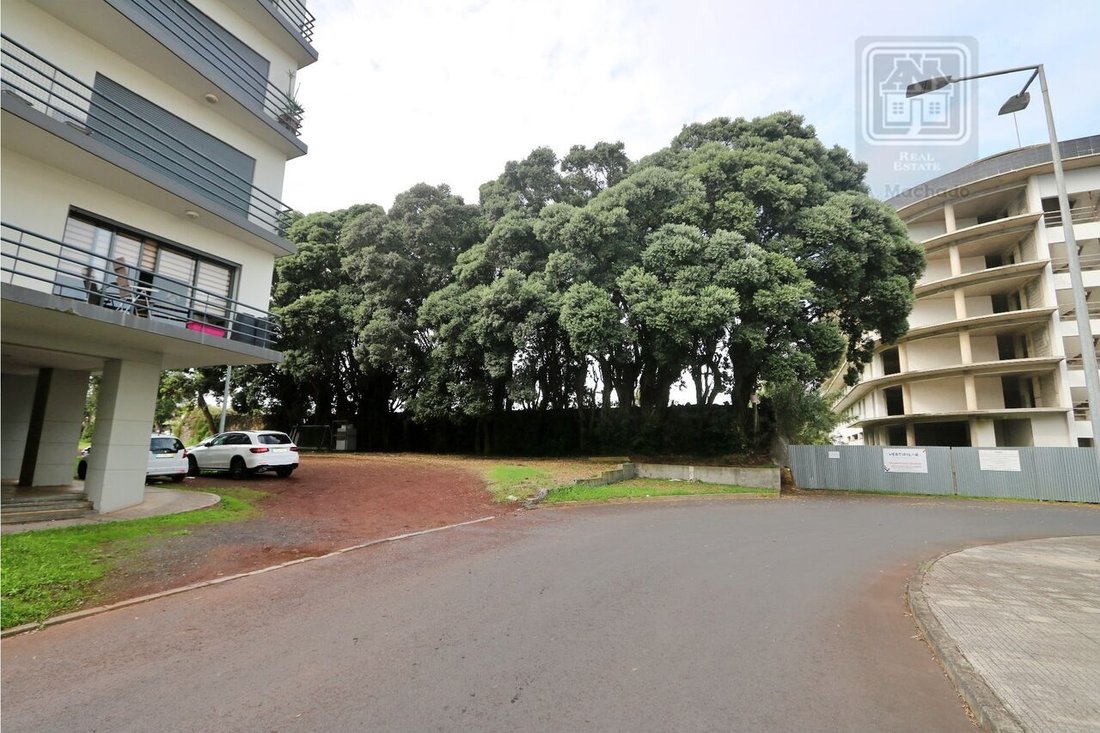 Joint Sale Of 5 Land With Potential For In Ponta Delgada, Azores