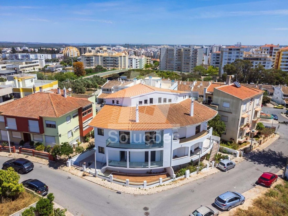 For Sale, We Have A House In Três Bicos In Portimão, Algarve, Portugal