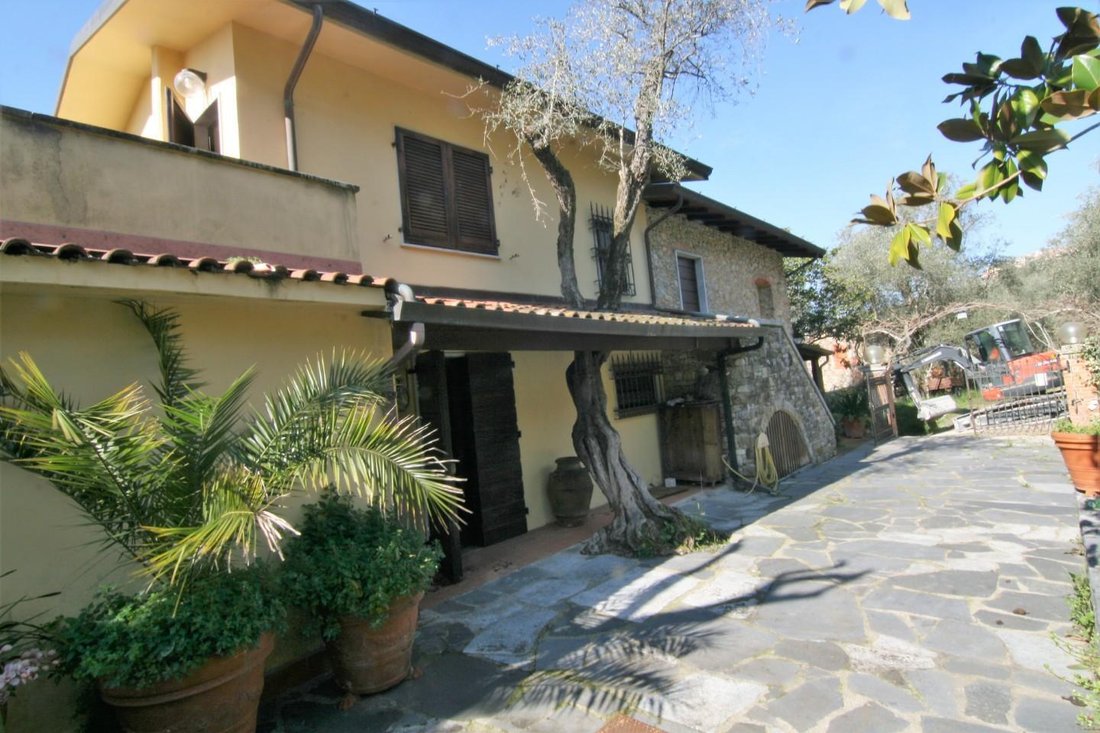 Fontia-Fossola-Fossone, Marina di Carrara, Tuscany 5 - 12865477