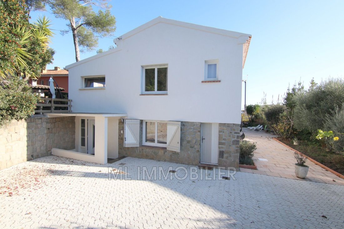 Villa in Les Issambres, Roquebrune-sur-Argens, France 2 - 12865498