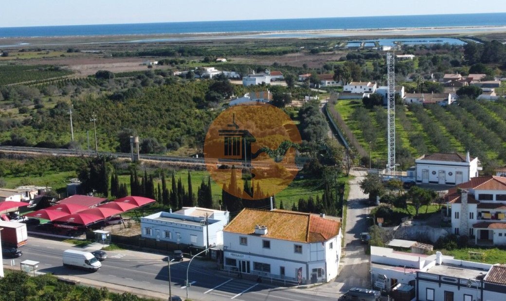 This Excellent Property Consists Of A In Moncarapacho, Algarve