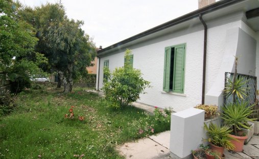 House in Marina di Carrara, Tuscany, Italy 1