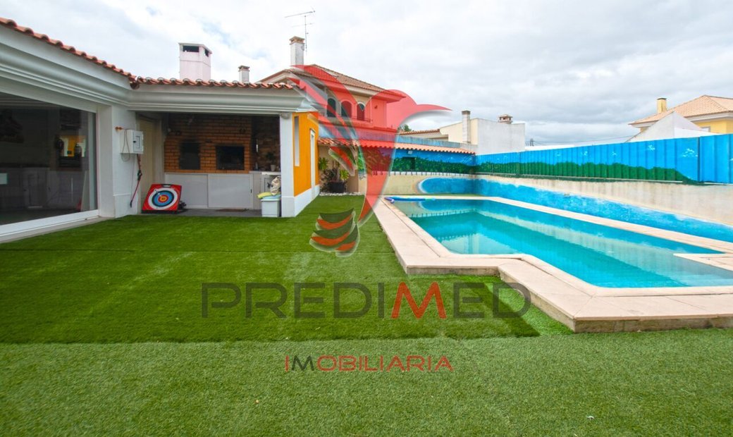 It Is In Quinta Do Anjo Where We Find This In São Simão, Setubal