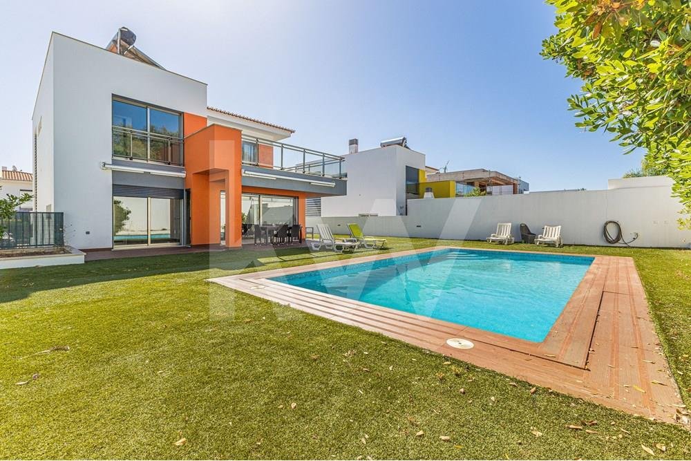 House T4 Of Contemporary Architecture With In Portimão, Algarve