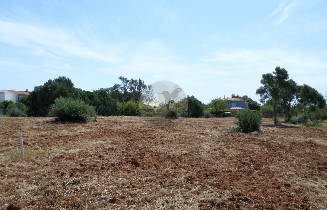 Almancil Plot With 6467m2 To Build 3233.50m2 In Querença, Algarve