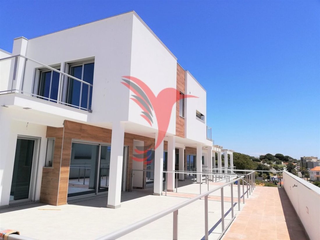 2 Bedroom Apartment With 2 Bathrooms Pool, In Albufeira, Algarve