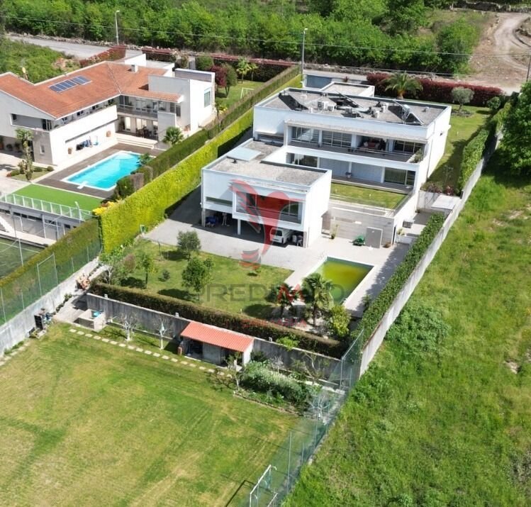Luxury T4 House In Guimarães A Luxury T4 House With In Barco, Braga