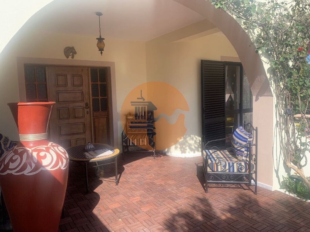 House in Quarteira, Algarve, Portugal 1 - 12863180