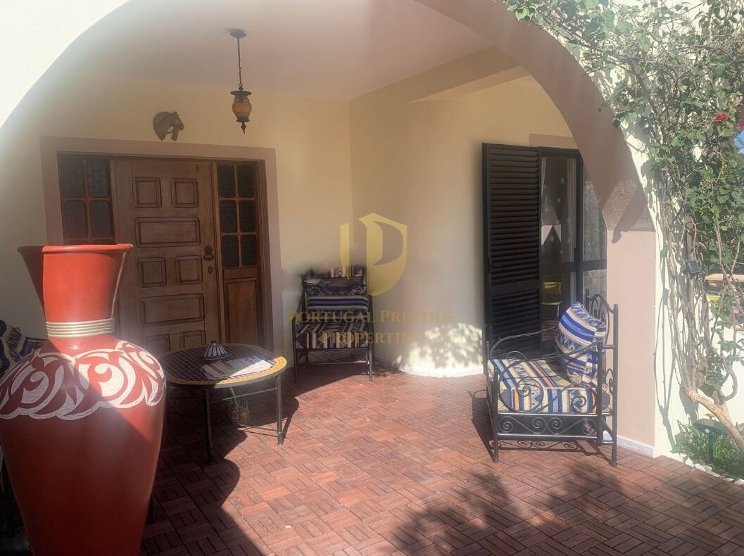 House in Quarteira, Algarve, Portugal 1 - 12858552
