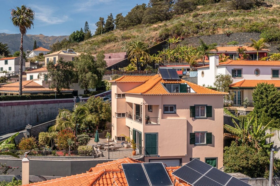 House T3 + Attic São Martinho (Funchal) In Funchal, Madeira, Portugal