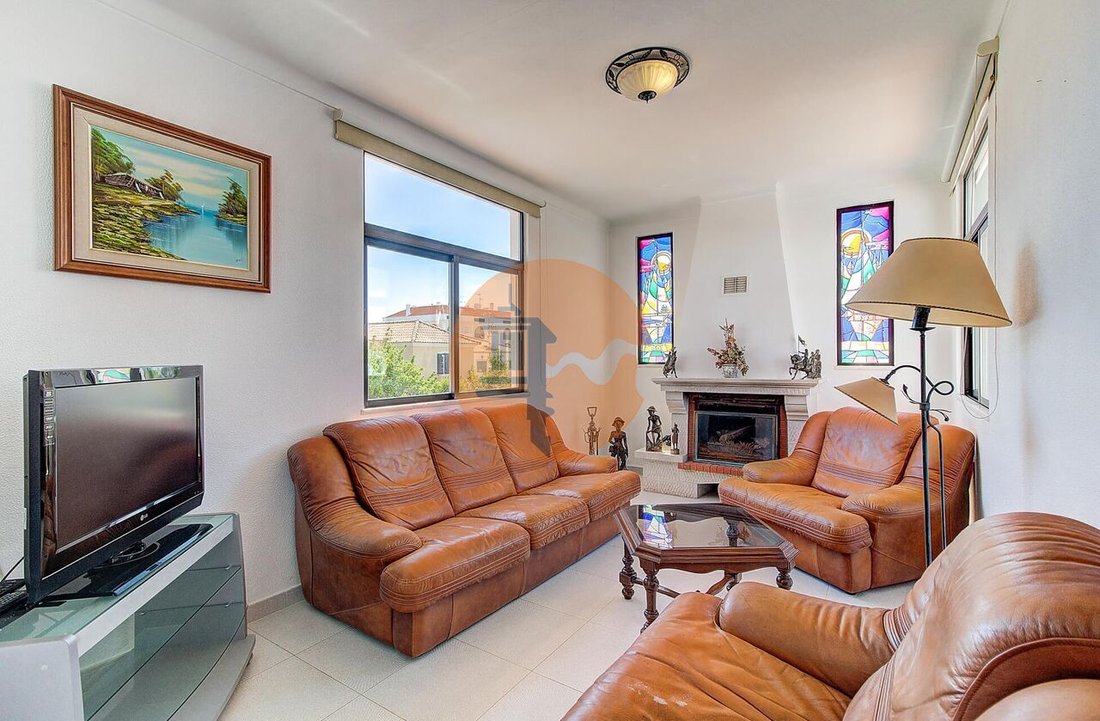 Luxury 5 Bedroom Villa With Large Pool For Sale In In Altura, Algarve