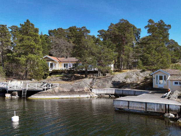 Luxury homes for sale in Djurhamn, Stockholm County, Sweden | JamesEdition