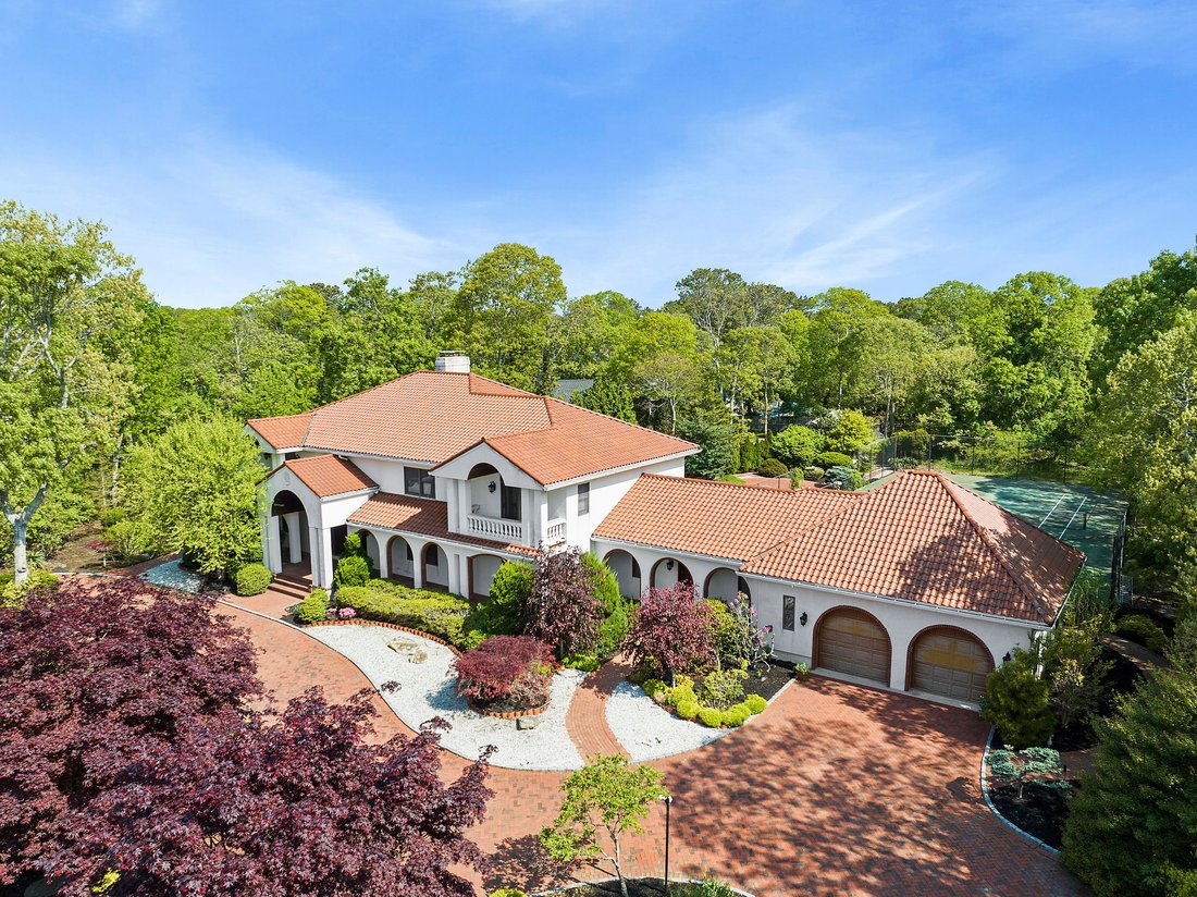 House Hampton Bays In Hampton Bays, New York, United States For Sale