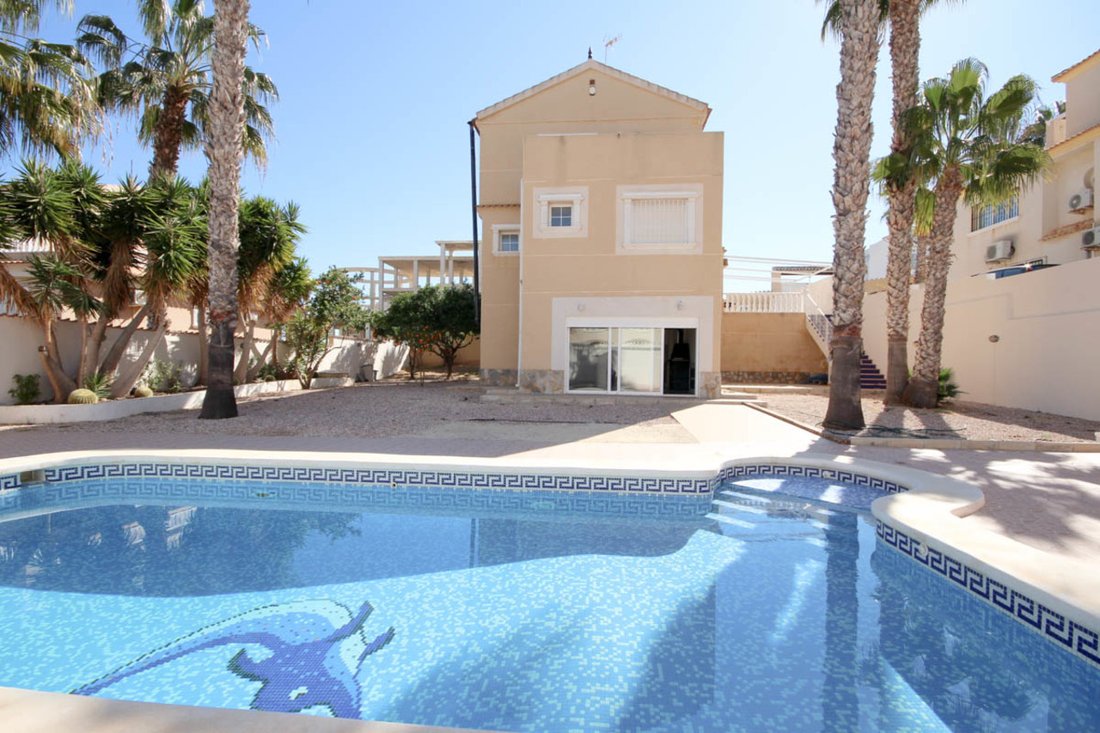 La Zenia Villa In La Zenia, Valencian Community, Spain For Sale (12863907)