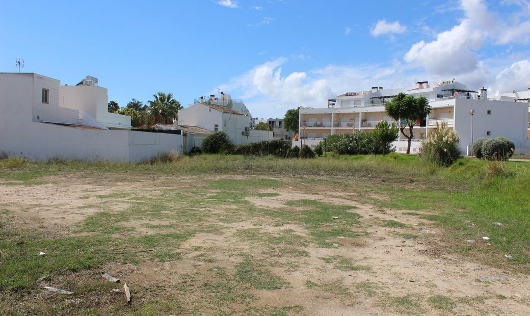 Terrain Pour Immeuble Résidentiel, Dans Santa Luzia, District De Faro, Portugal à Vendre (12860874)