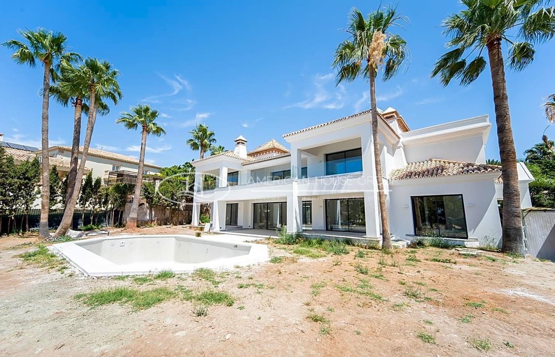 Villa in Sierra Blanca, Marbella, Spain 2 - 12864032