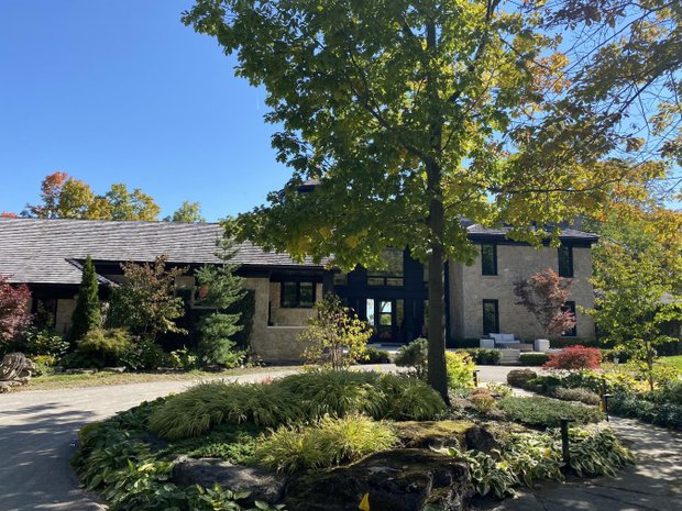Luxury water view homes for sale in Terra Cotta, Caledon, Ontario