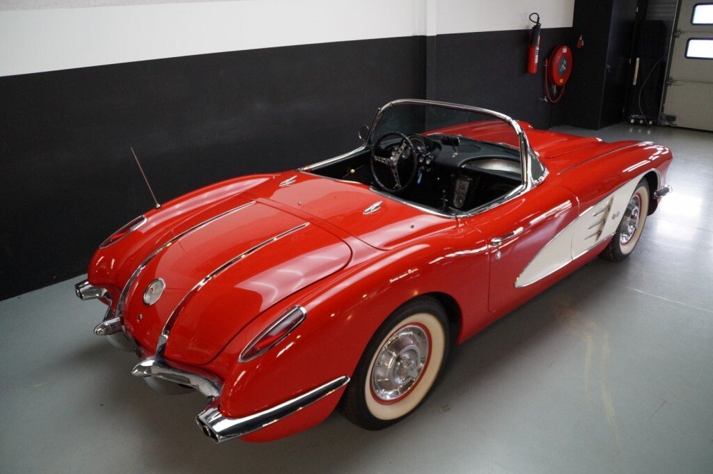 Cabriolet in Etten-Leur, North Brabant, Netherlands 4 - 12868121