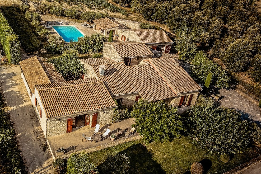 House in Gordes, Provence-Alpes-Côte d'Azur, France 1 - 12867547