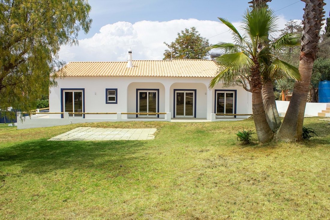 Villa in Carvoeiro, Algarve, Portugal 2 - 12869732