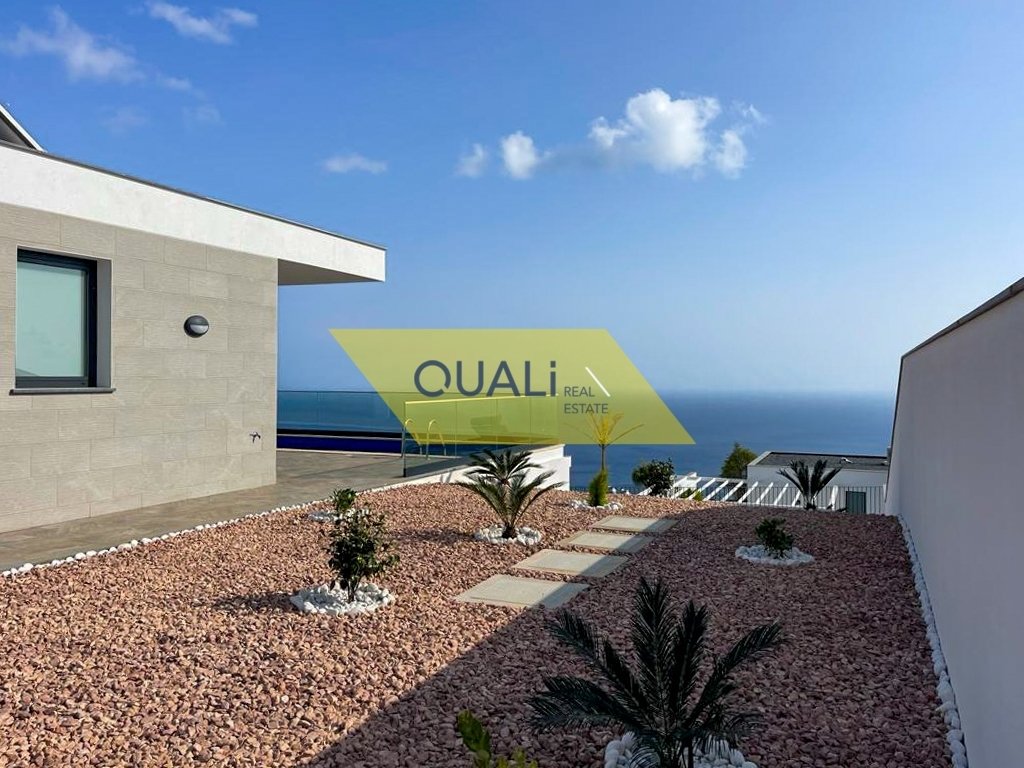 3 Bedroom Villa With Swimming Pool In Prazeres, In Prazeres, Madeira