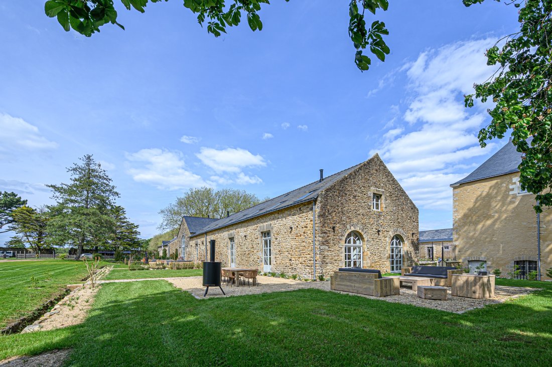 Invest In A 25ha Estate 10 Minutes From The Gulf Of In Vannes, Brittany, France For Sale (12869828)