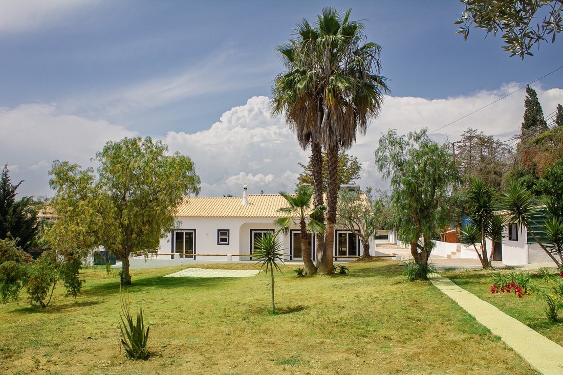 Villa in Carvoeiro, Algarve, Portugal 5 - 12869732