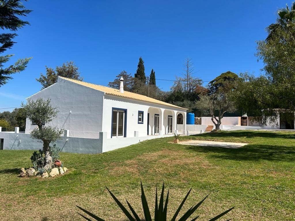 Villa in Carvoeiro, Algarve, Portugal 1 - 12869732