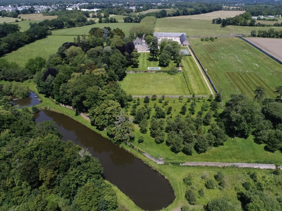 Invest In A 25ha Estate 10 Minutes From The Gulf Of In Vannes, Brittany