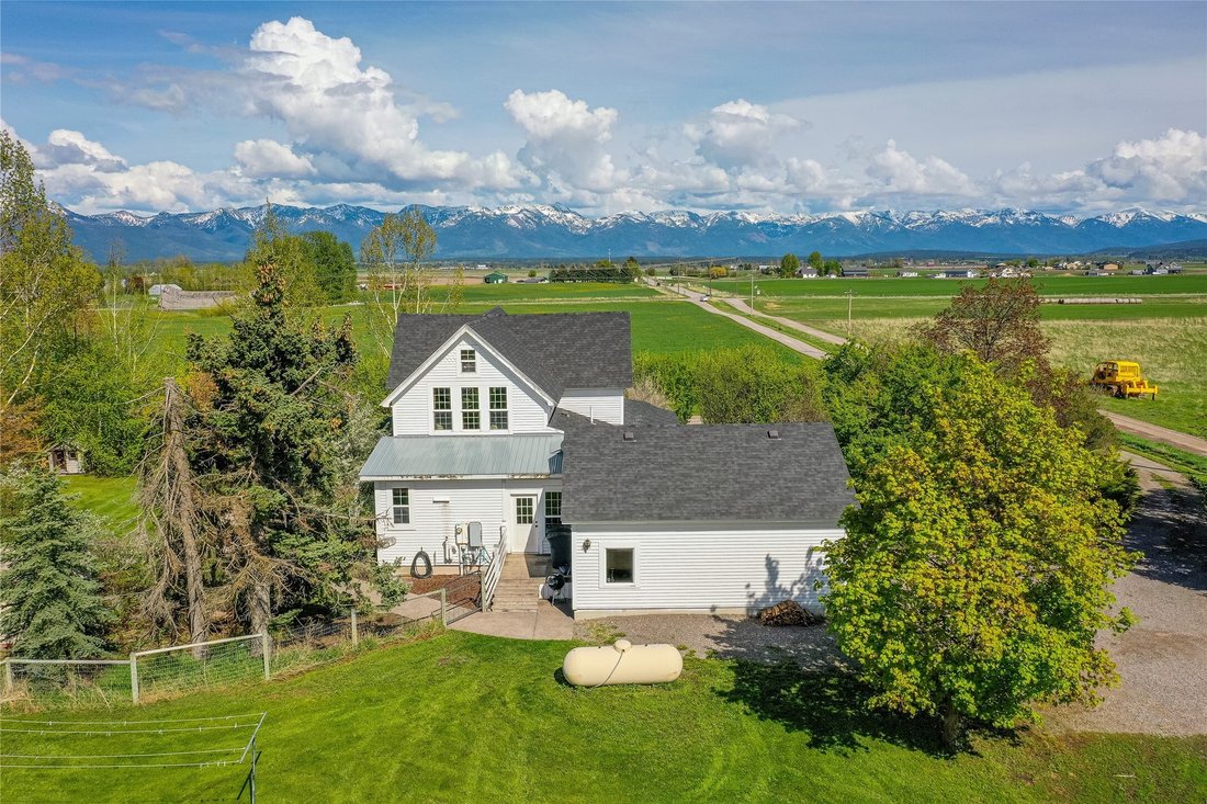 Historic Farmhouse On 4.58 Acres In Kalispell, Montana, United States ...