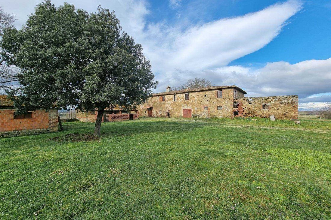Country House in Monte San Savino, Tuscany, Italy 1 - 12870964