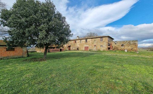 Country House in Monte San Savino, Tuscany, Italy 1