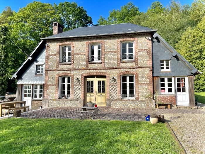 Pont L'évêque House In Pont L'évêque, Normandy, France For Sale (12872194)