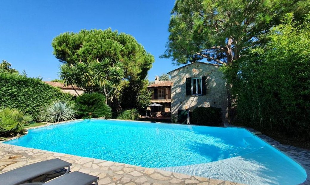 Rent A House In Antibes Close To In Antibes, Provence Alpes Côte D'azur