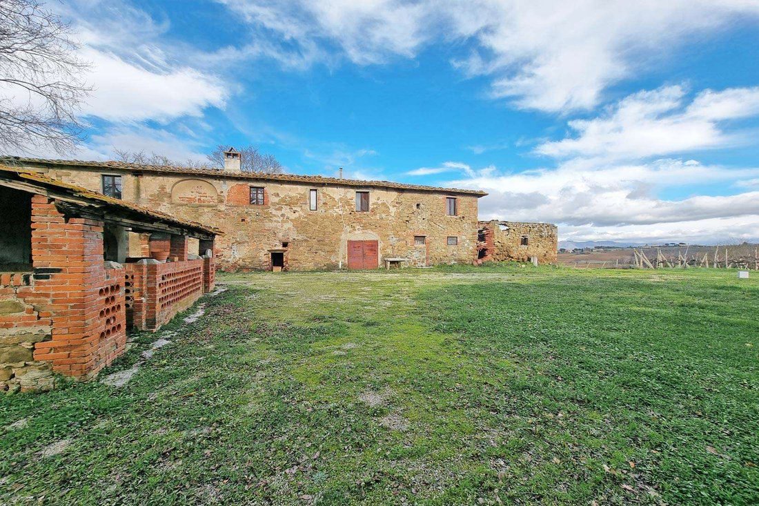 Country House in Monte San Savino, Tuscany, Italy 2 - 12870964