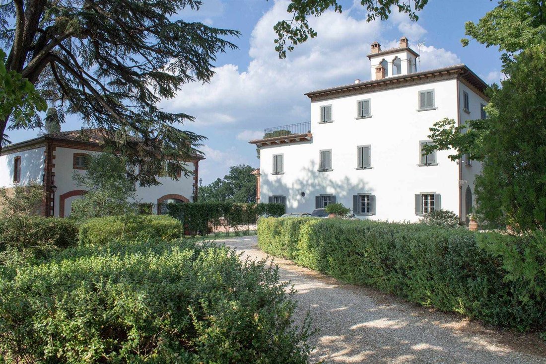 Villa in Monte San Savino, Tuscany, Italy 1 - 12871002
