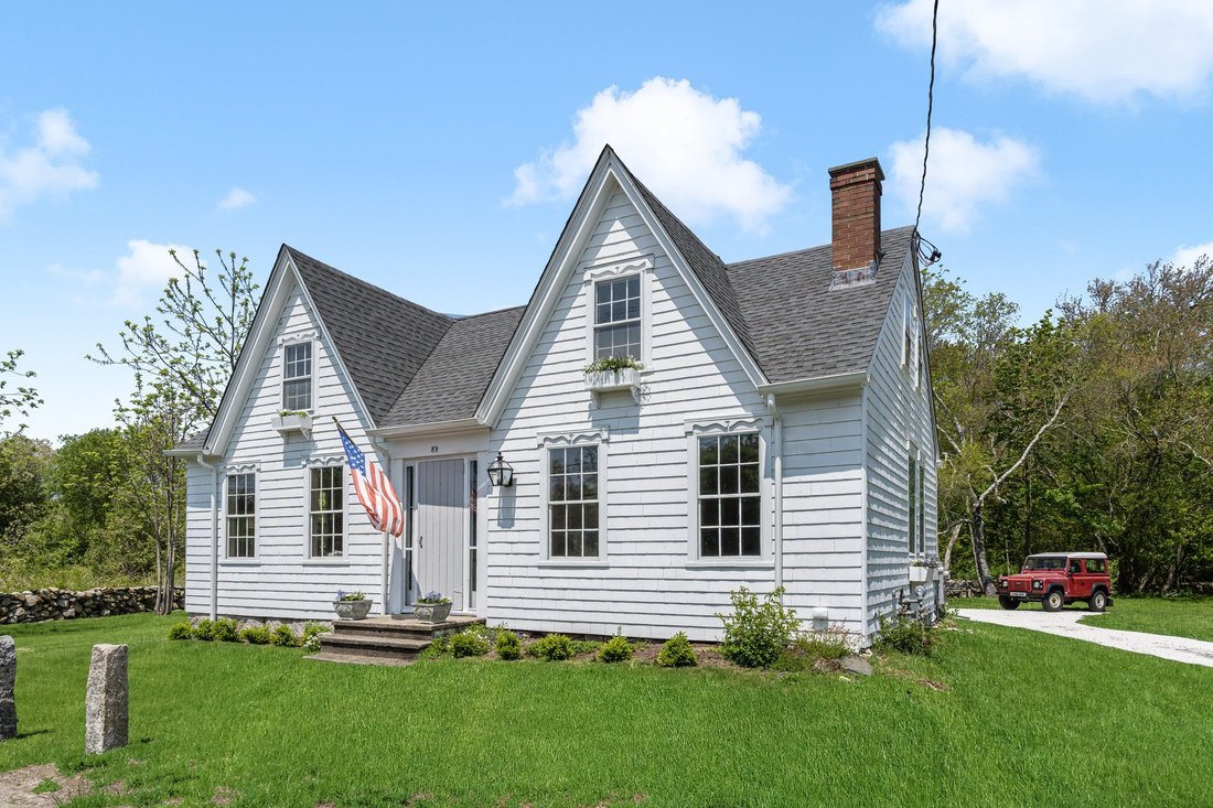 89 Russells Mills Road, Dartmouth, In Dartmouth, Massachusetts, United