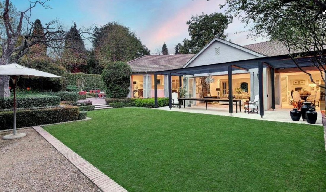 Experience Luxury And Elegance In This In Sandton, Gauteng, South