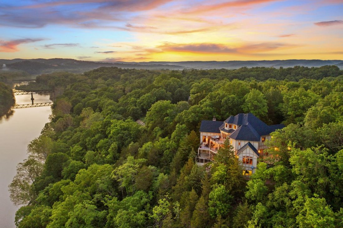 144 Crescent Bluff Drive In Eureka, Missouri, United States For Sale