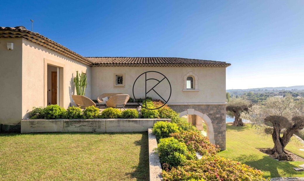 Charming Villa In Dans Saint Paul De Vence, Provence Alpes Côte D'azur