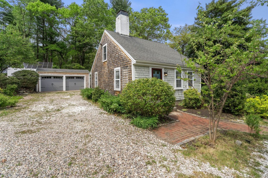 Antique Half Cape In Kingston, Massachusetts, United States For Sale